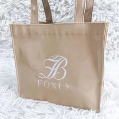 FOXEY エナメルミニトートバッグ ベージュのサムネイル