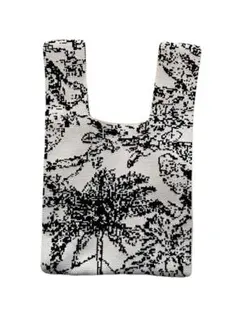 ニットバッグ 薄ベージュ×ブラック ボタニカル柄