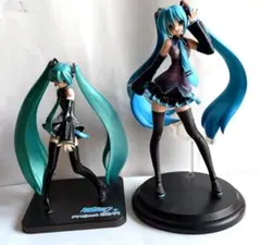 初音ミクフィギュア２体まとめ売り　中古品箱無