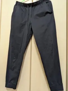 黒 カジュアルパンツ ウエストゴム付き