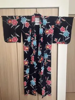 浴衣　レディース　着物　花柄 手縫い仕立て 昭和レトロ　紺色