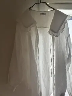 LOWRY'S FARMフリル付きリネンシャツ 長袖 ホワイト