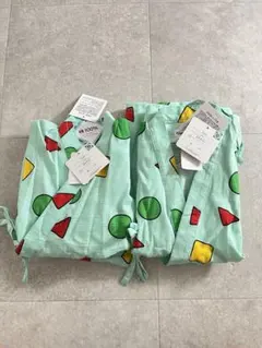 ✓新品タグ付き クレヨンしんちゃん 幾何学模様 甚平 110cm 綿 祭り 花火