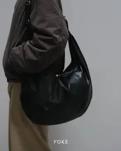 YOKE 26SS Carf Leather Circle Bag L