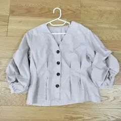 フロントボタンボリュームスリーブブラウス
