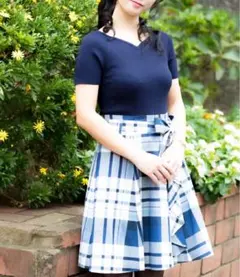 ブルーレーベルクレストブリッジ　ラッフルフリルニットドッキングワンピ