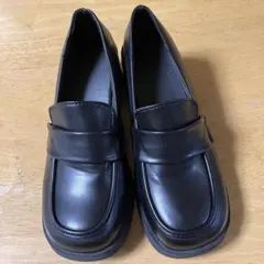 ローファー　厚底　チャンキーヒール　太ヒール　スクエアトゥ