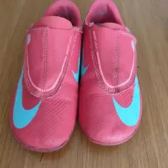 NIKE スパイク19センチ ピンク　紐なしのサムネイル