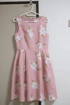 アベニールエトワール　ワンピース　花柄 定価45000円のサムネイル