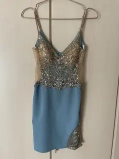 Angel R ビーズ刺繍入り青色スリムフィットドレス