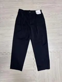 UNIQLO タックテーパードパンツ ネイビー Mサイズ　新品未使用品