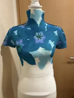 ⭐️meイッセイミヤストレッチプリーツ未着用極美品⭐️のサムネイル