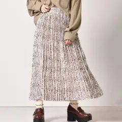 【美品】Emsexciteレオパード柄ロングプリーツスカート F