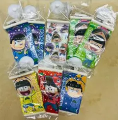 おそ松さん つなげて! ミニタペ きゅ〜と 中古 タペストリー - メルカリ