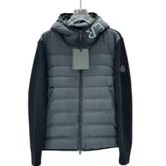 美品モンクレールMONCLERの保温ダウンジャケットですT