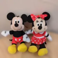 ディズニーストアミッキーマウス ミニーマウス ぬいぐるみ チャーム。