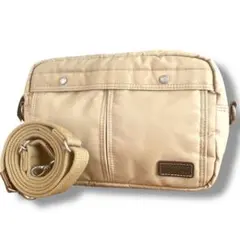 美品 バーバリーブルーレーベル ショルダーバッグ ナイロン ベージュ ロゴパッチ