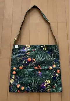 White Mountaineeringトロピカル柄　ショルダーバッグ