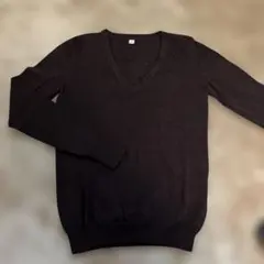 ユニクロ　ウール100%Vネックセーター　ダークブラウン　S