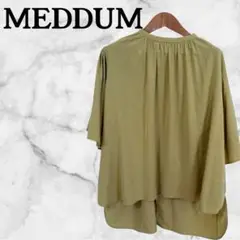 【MEDDUM 】オリーブ色 五分袖シャツ　春夏秋　上品　ビジネス