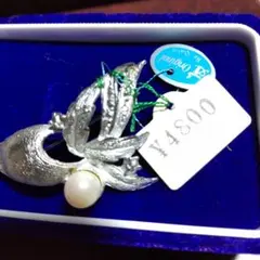 シルバーパール葉っぱデザインブローチ