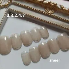 ハンドメイドネイルチップ✧⁠*⁠。ベリーショート✧⁠*⁠。上品ネイル