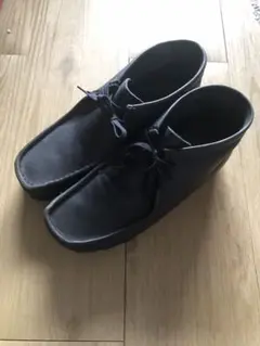 クラークス Clarks ワラビー メンズシューズ ブラック 27cmのサムネイル