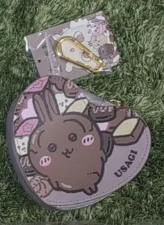 ちいかわ　ダイカットポーチ　うさぎ　しまむら