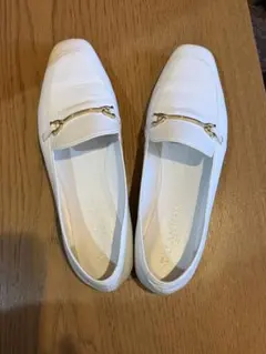 TALANTON by DAIANA ホワイトローファー ゴールド金具