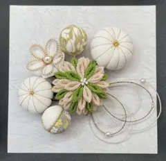 【t1】白×緑 つまみ細工髪飾り