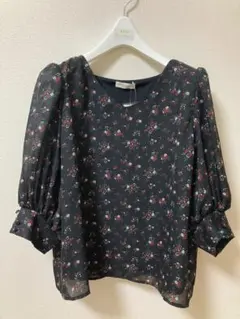 アースミュージックアンドエコロジー　花柄ブラウス　新品