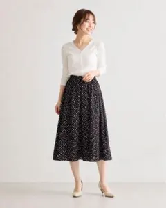 ✨【極美品】earth music&ecology 小花柄スカート F✨のサムネイル