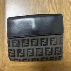 I*️様 FENDI ズッカ柄 二つ折り財布 ブラックのサムネイル