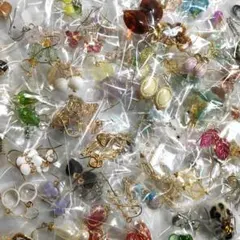 ☆超お得☆【大量☆100ペア】☆小ぶりで可愛い チャームピアス☆