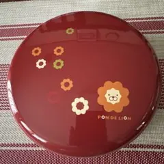 可愛い赤いプラスチック一段重箱