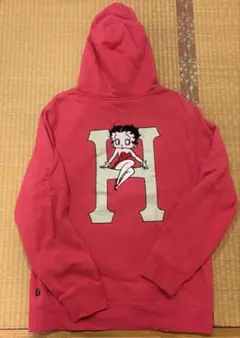 【美品】 HUF × ベティ・ブープ コラボパーカー ビッグ刺繍 H ピンク