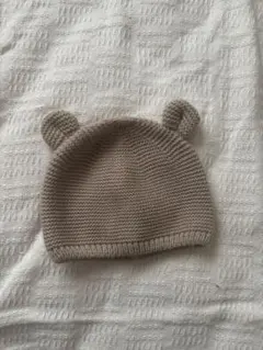 ベージュ耳付きニット帽