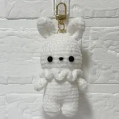 ハンドメイド あみぐるみ うさぎ キーホルダー チャーム 編み物 かぎ編み 毛糸