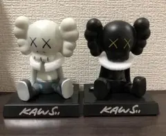 カウズ フィギュア