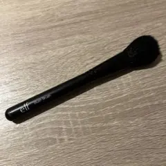 e.l.f. Blush Brush チークブラシのサムネイル