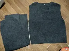 UNIQLO 3DスフレヤーンＶネックベストのみ　ダークグレー
