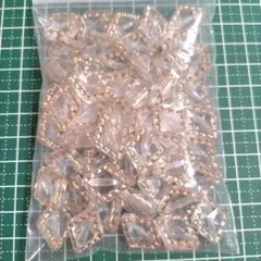 No.902-1 アクリルビーズ ゴールド ライン入り ひし形 透明【50個】