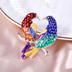 カラフルな鳥のブローチ