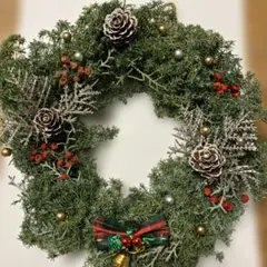 クリスマスリース 松ぼっくり装飾