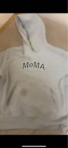 moma パーカー