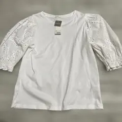 未使用　GU 刺繍入りオフホワイトTシャツ M