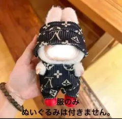 ラブブ　labubu 　帽子＆サロペット　モノグラム柄　黒 アウトフィット