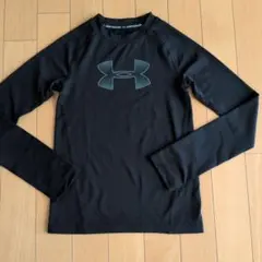 Under Armour ブラック 長袖アンダーシャツ　130
