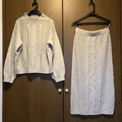 アイボリー ケーブルニット セットアップ