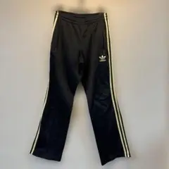 adidas ジャージパンツ 黒/金ストライプ　ブラックゴールド